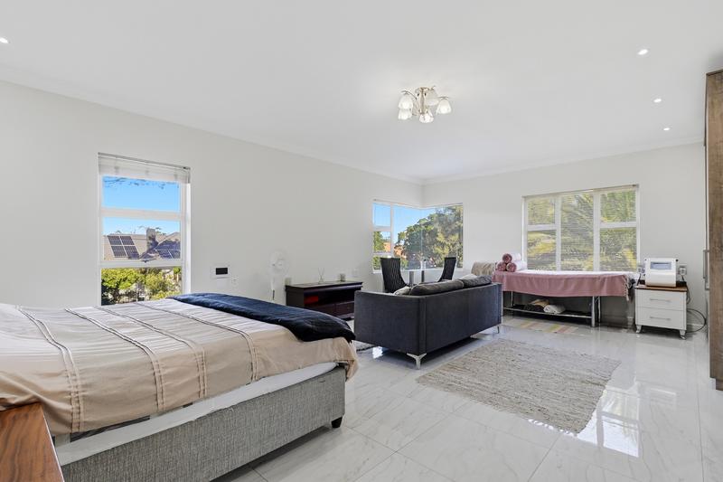 To Let 5 Bedroom Property for Rent in Pinelands Western Cape